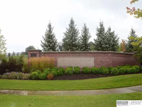 1705 S 127th Plaza Cir, Omaha, NE 68144