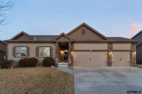7713 S 188 St, Omaha, NE 68136