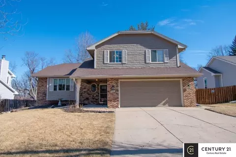 807 S Taylor St, Papillion, NE 68046