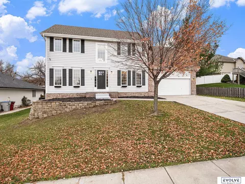15721 Timberlane Dr, Omaha, NE 68136