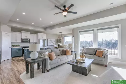 18311 Patrick Ave, Elkhorn, NE 68022
