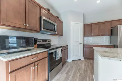 Kitchen - 404 N Allen St, Bennington, NE 68007 photo 2 of 5