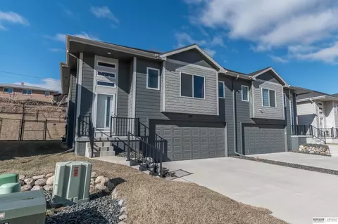 Exterior - 404 N Allen St, Bennington, NE 68007 photo 3 of 6