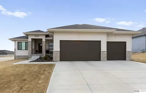 18503 Locust St, Elkhorn, NE 68022