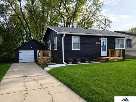 4613 Redick Ave, Omaha, NE 68152
