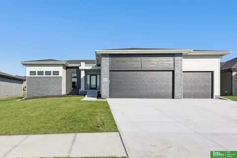 21056 Joseph St, Elkhorn, NE 68022