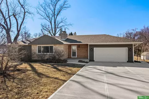 1922 S 113th St, Omaha, NE 68144