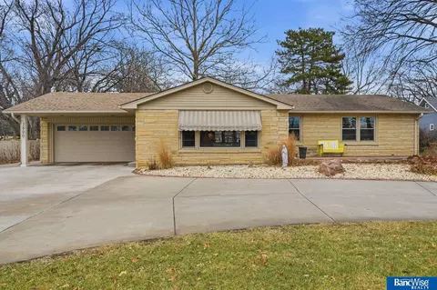 3800 S 40th St, Lincoln, NE 68506