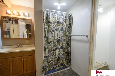 Bath - 546 E 12th St, Superior, NE 68978 photo 2 of 3