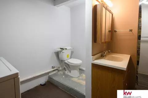 Bath - 546 E 12th St, Superior, NE 68978 photo 3 of 3