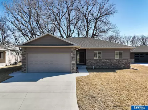 3014 N Howard St, Fremont, NE 68025