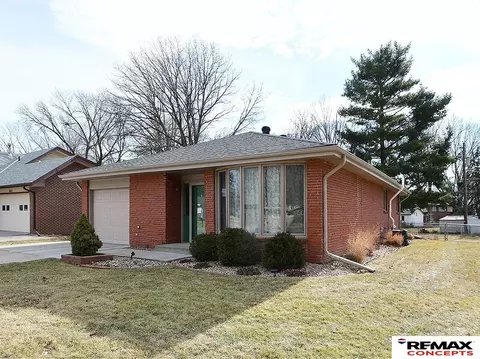 4611 Linden St, Lincoln, NE 68516