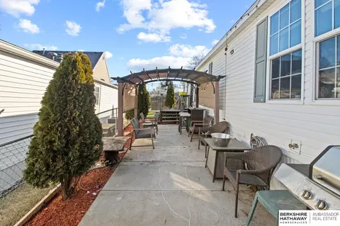 15011 Atlas Plz #234, Omaha, NE 68137