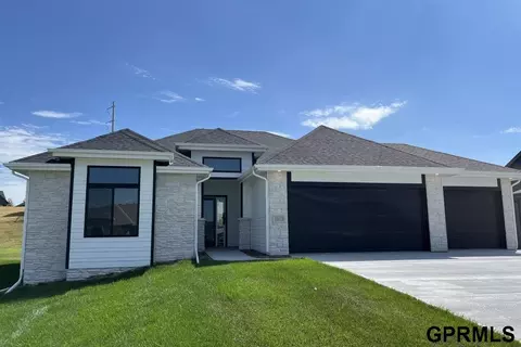 10812 S 219th Ave, Gretna, NE 68028