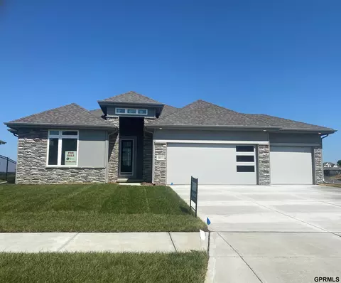 11016 S 220th St, Gretna, NE 68028