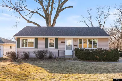 1010 N 76th St, Omaha, NE 68114