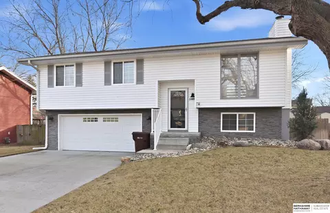 2809 Ponderosa Dr, Bellevue, NE 68123