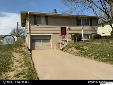 3218 S 137 St, Omaha, NE 68144