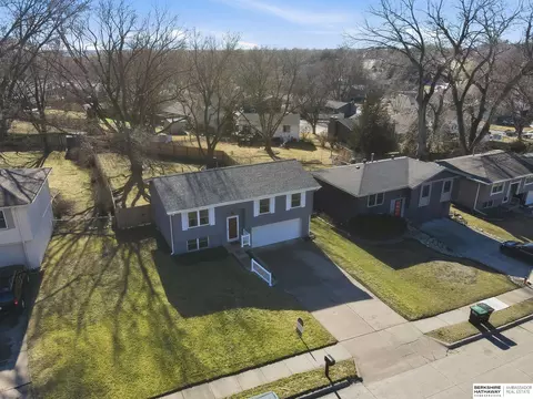 15021 Westchester Cir, Omaha, NE 68154