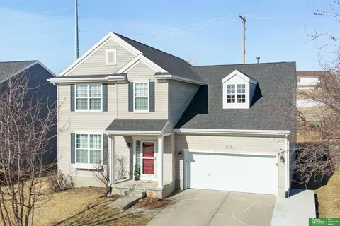2508 Raven Ridge Dr, Bellevue, NE 68123