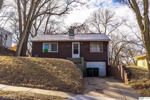 3936 N 40th St, Omaha, NE 68111