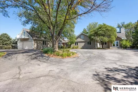 8200 SW 24th St, Lincoln, NE 68523