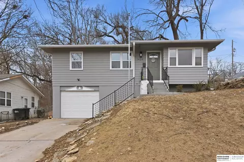 1424 O St, Omaha, NE 68107