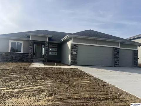 12630 Schirra St, Papillion, NE 68046