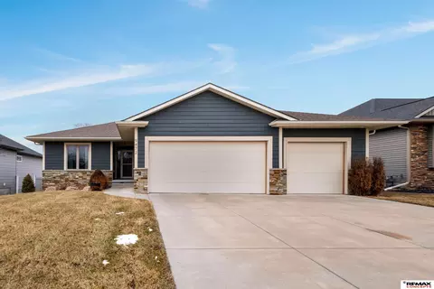 9472 Northern Sky Rd, Lincoln, NE 68505