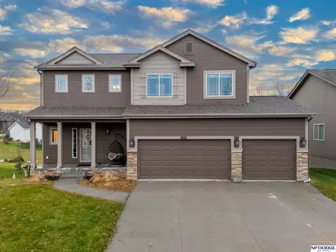 9406 S 173rd St, Omaha, NE 68136