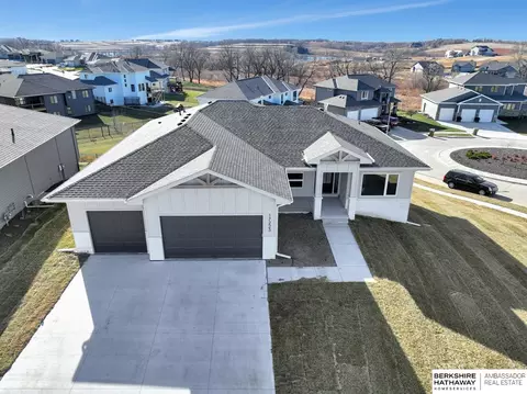 3656 S 217 St, Elkhorn, NE 68022
