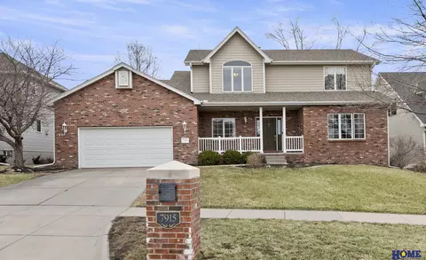 7915 Nob Hill Rd, Lincoln, NE 68516