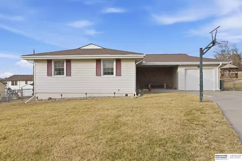 5208 Gertrude St, Omaha, NE 68157