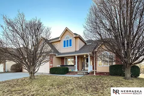 8504 S 100th St, La Vista, NE 68128