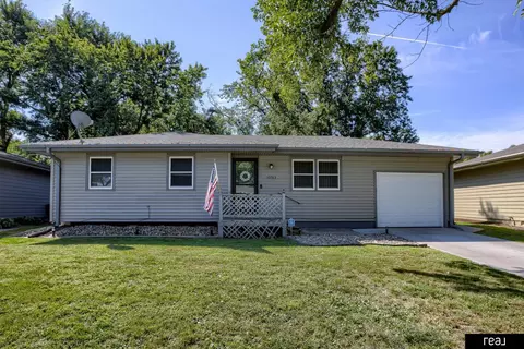 10913 Jones St, Omaha, NE 68154