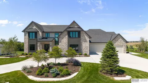 5030 S 223 Plz, Elkhorn, NE 68022