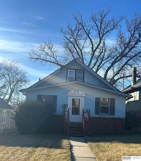 3071 Arcadia Ave, Omaha, NE 68111