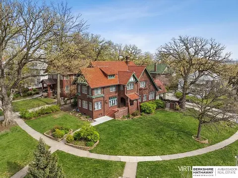 903 Mercer Blvd, Omaha, NE 68131