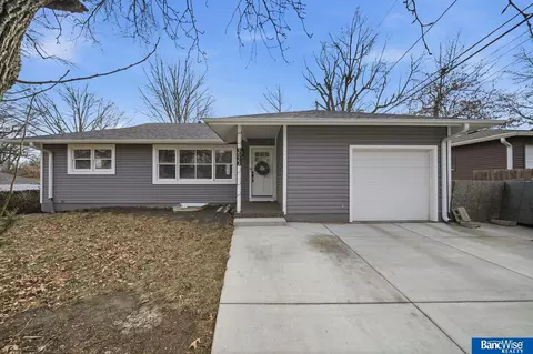 3523 Smith St, Lincoln, NE 68506