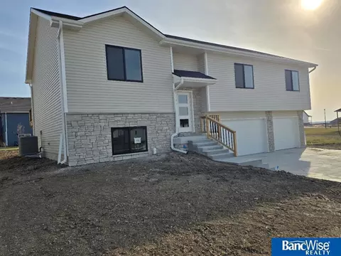 1725 W Trout Dr, Lincoln, NE 68521
