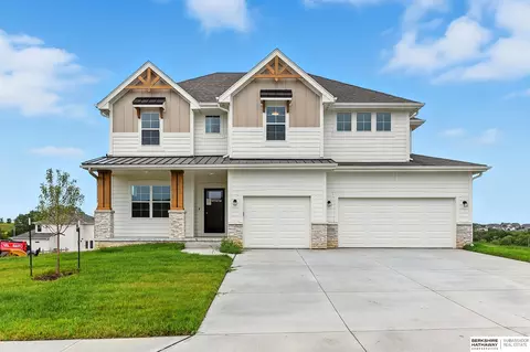10508 S 117th St, Papillion, NE 68046