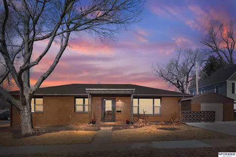 5858 Hickory St, Omaha, NE 68106