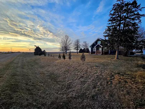 402 Road 7 Rd, Henderson, NE 68371