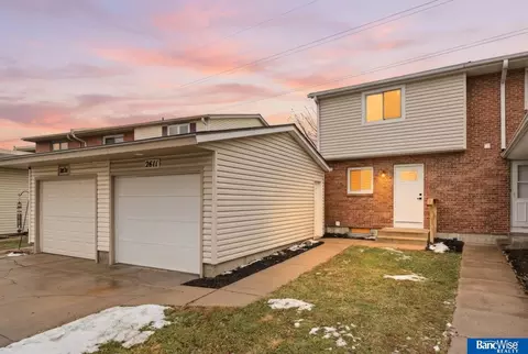 2611 Nottingham Ct, Lincoln, NE 68512