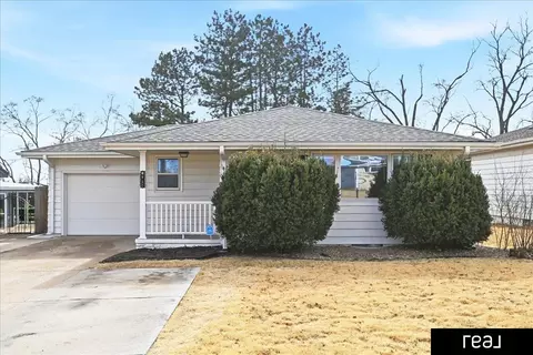 6915 B St, Omaha, NE 68106