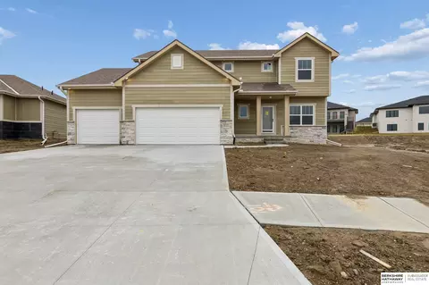 6221 N 210 St, Elkhorn, NE 68022