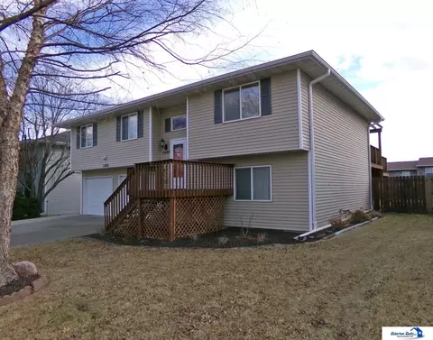 Exterior - 1409 Bell St, Beatrice, NE 68310 photo 3 of 9