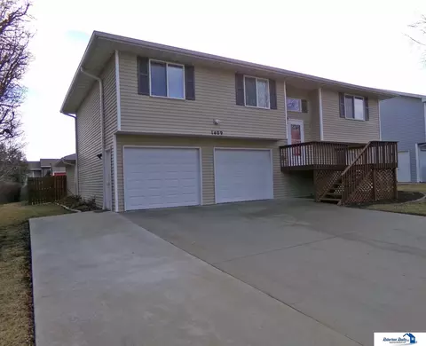 Exterior - 1409 Bell St, Beatrice, NE 68310 photo 2 of 9