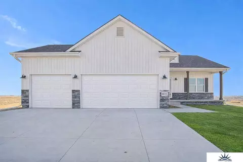 9214 N 167th Avenue Cir, Bennington, NE 68007
