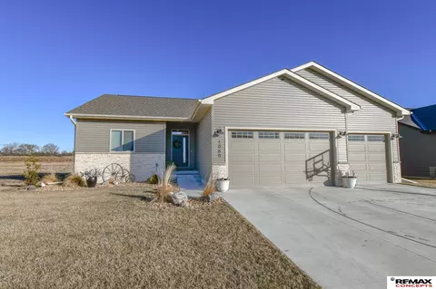 1060 W Panorama Rd, Lincoln, NE 68523
